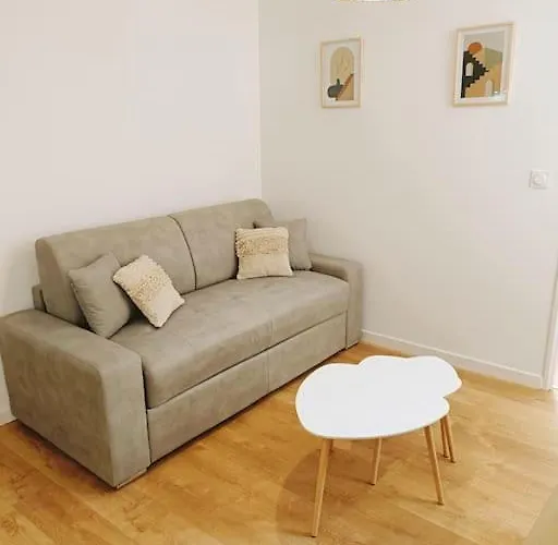 Daire Le Foucauld 4 Canapes, Parking, Wifi